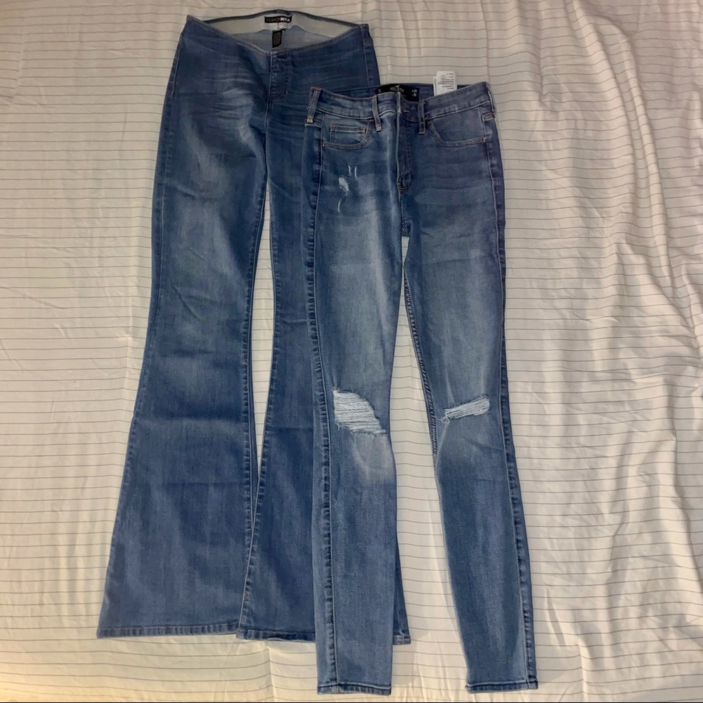 2 pairs of jeans size 3 long / 26 waist Hollister / Fashion Nova flare / skinny